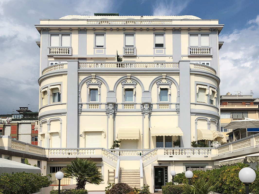 Residence Maestoso Viareggio